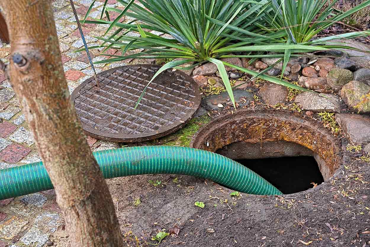 Débouchage de canalisations Bazas, Débouchage de canalisations La Réole, Fosse septique Bazas, Fosse septique La Réole, Hydro-curage Bazas, Hydro-curage La Réole, Nettoyage de puits Bazas, Nettoyage de puits La Réole, Nettoyage industriel & assainissement Bazas, Nettoyage industriel & assainissement La Réole, Vidange Bazas, Vidange La Réole